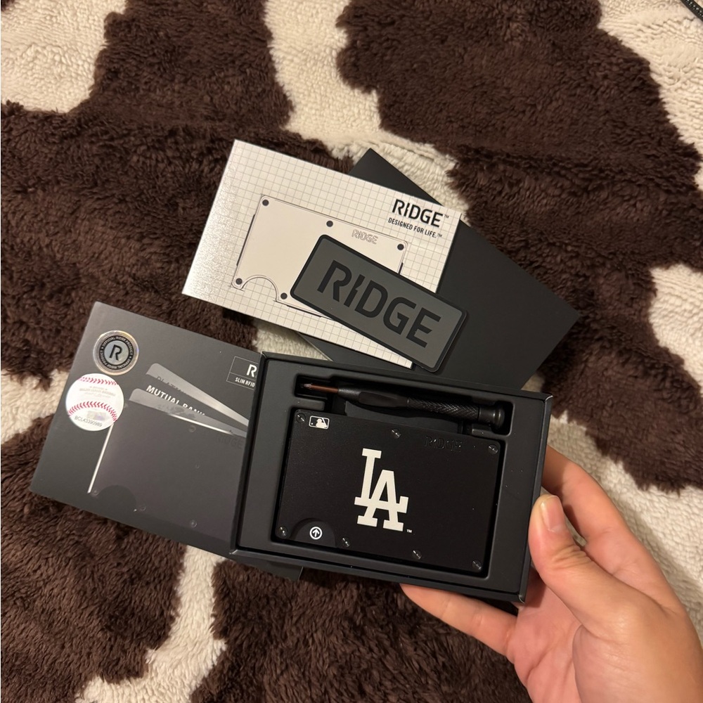 Ridge Black Wallet with Tool